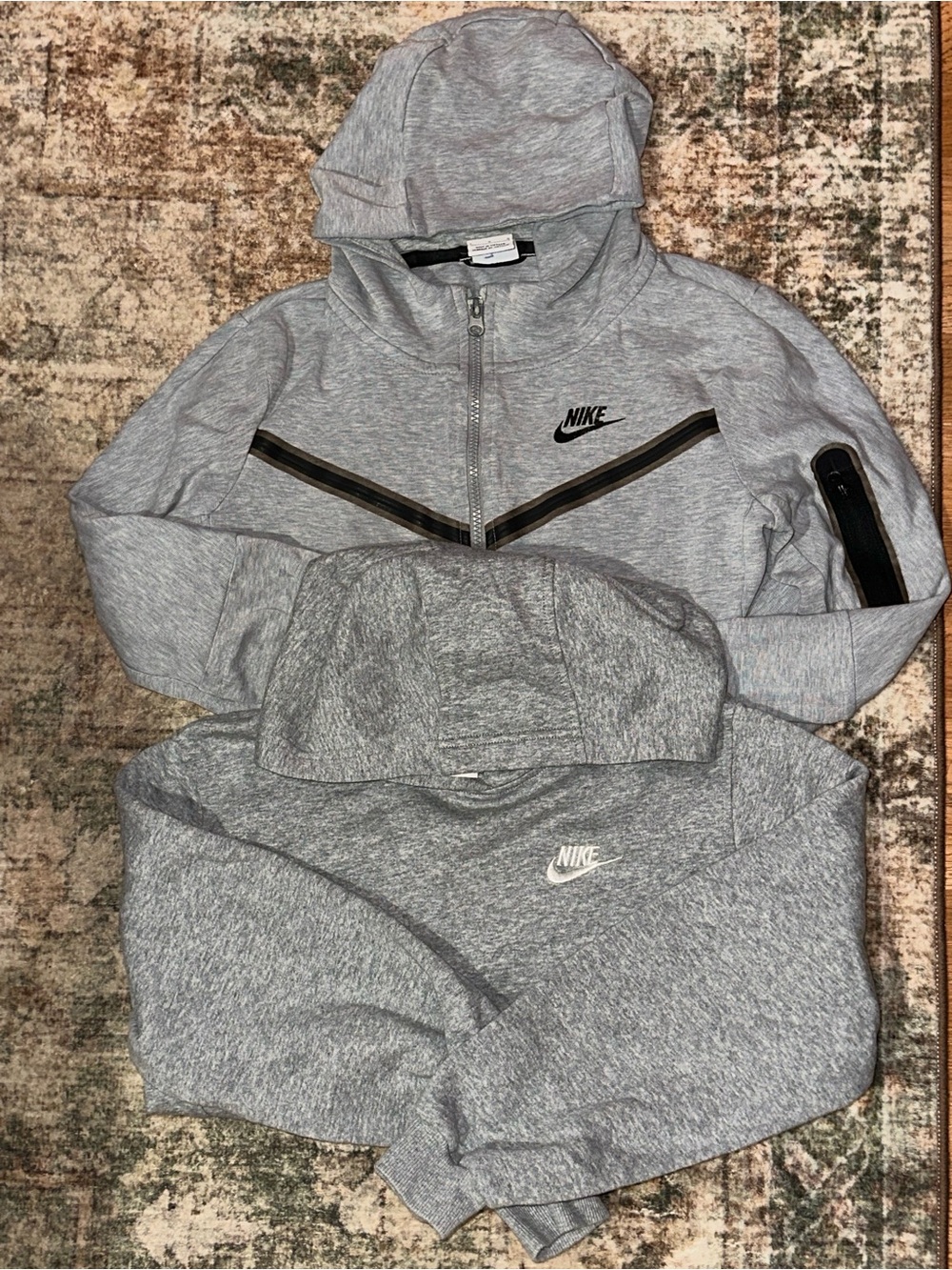 Boys Large Nike Tech & hoodie set